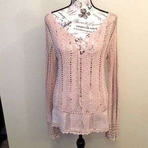 Tristan & Iseut beige crochet top with suede